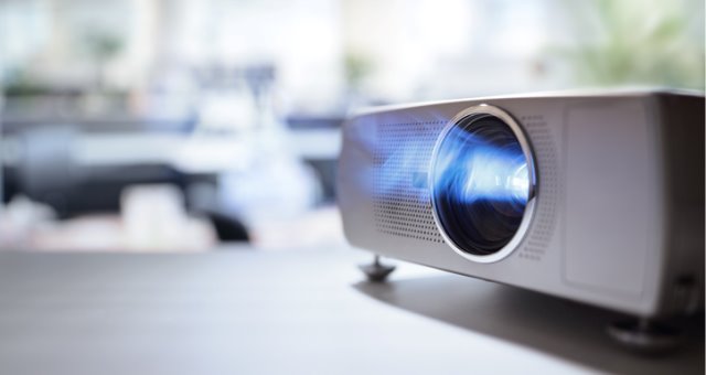 Monitor projects video in classroom for effective blended learning course design